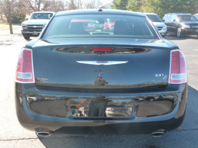 2012 Chrysler 300 S V6