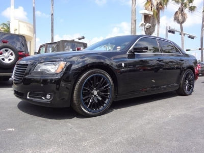 2012 Chrysler 300  S V8