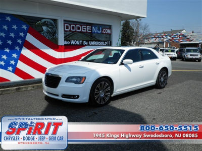 2012 Chrysler 300  S V8