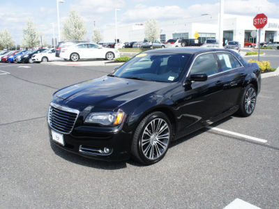 2012 Chrysler 300  S V8