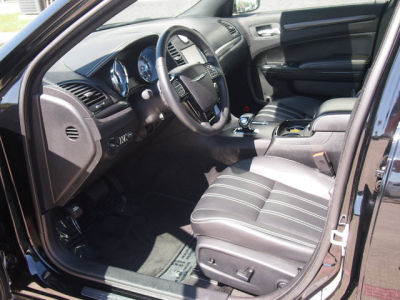 2012 Chrysler 300 S V6