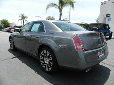 2012 Chrysler 300 S V6