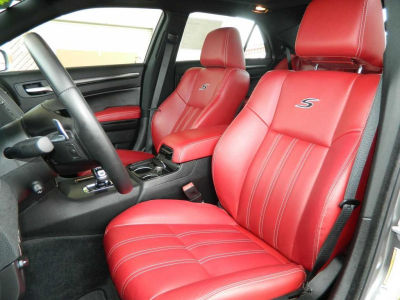 2012 Chrysler 300 S V6