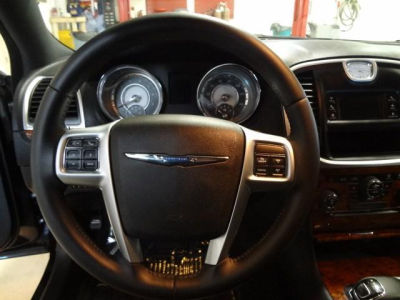 2012 Chrysler 300 Limited