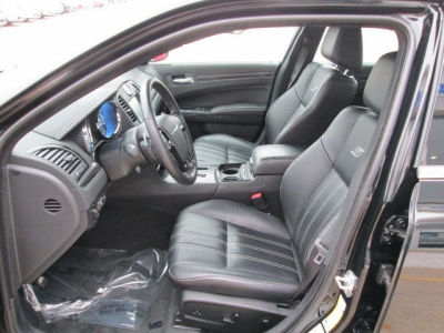 2012 Chrysler 300 S V8
