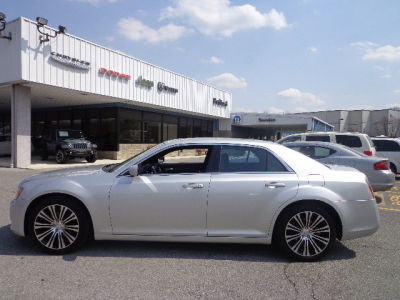 2012 Chrysler 300  S V6