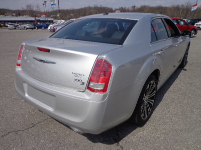 2012 Chrysler 300 S V6