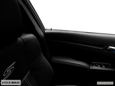 2012 Chrysler 300  S V8