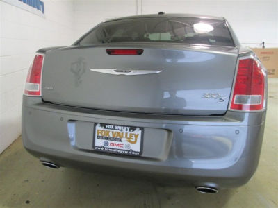 2012 Chrysler 300  S V6