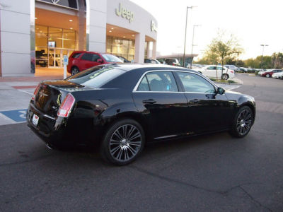 2012 Chrysler 300 S V6