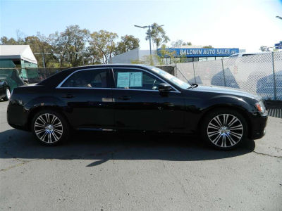2012 Chrysler 300  S V8