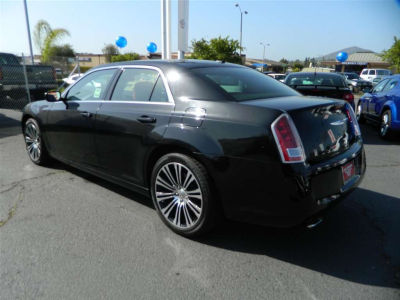 2012 Chrysler 300  S V8