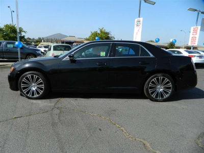 2012 Chrysler 300  S V8