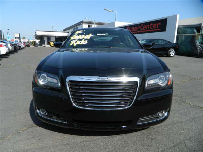 2012 Chrysler 300  S V8