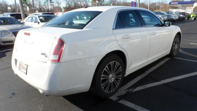 2012 Chrysler 300 S V6