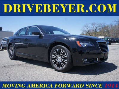 2012 Chrysler 300  S V6