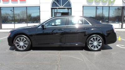 2012 Chrysler 300  S V6