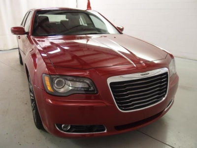 2012 Chrysler 300  S V8