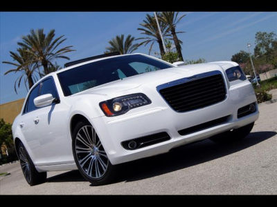 2012 Chrysler 300  S V6