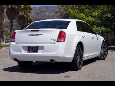 2012 Chrysler 300  S V6