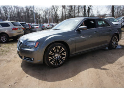 2012 Chrysler 300  S V6