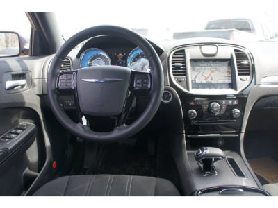 2012 Chrysler 300  S V6