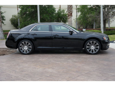 2012 Chrysler 300 S V6