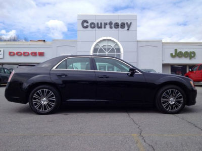 2012 Chrysler 300  S V6