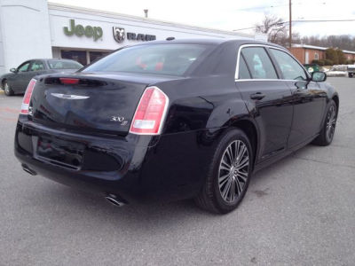 2012 Chrysler 300 S V6
