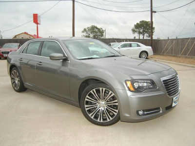 2012 Chrysler 300  S V6