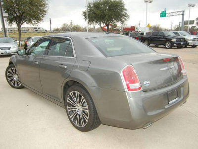 2012 Chrysler 300 S V6