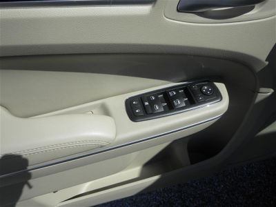 2013 Chrysler 300 Base