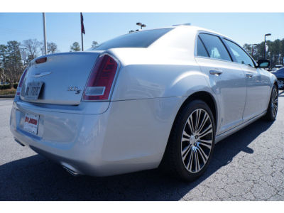 2012 Chrysler 300  S V8