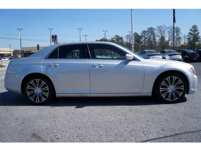 2012 Chrysler 300  S V8