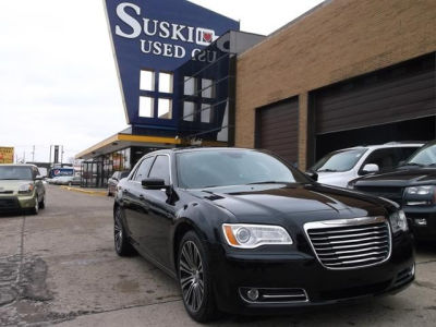 2012 Chrysler 300  S V8