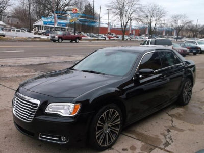 2012 Chrysler 300  S V8