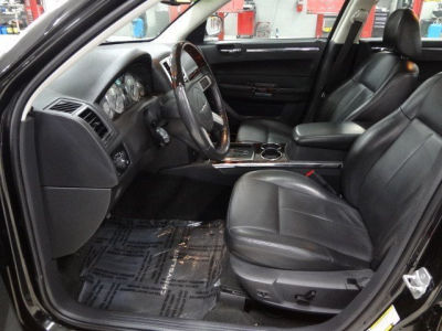 2010 Chrysler 300  Limited