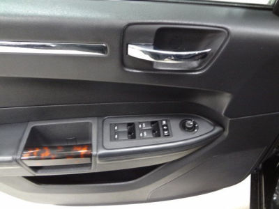 2010 Chrysler 300  Limited