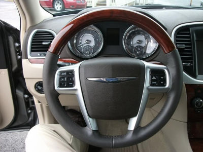 2011 Chrysler 300  Limited