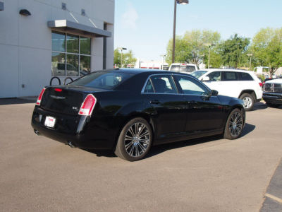 2012 Chrysler 300  S V6
