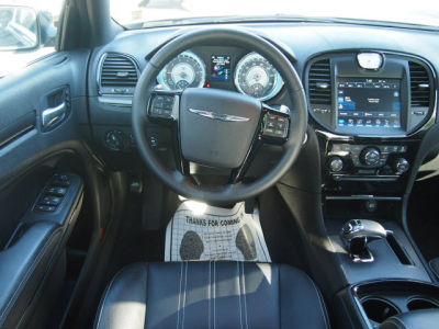 2012 Chrysler 300  S V6