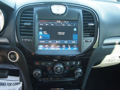 2012 Chrysler 300  S V6