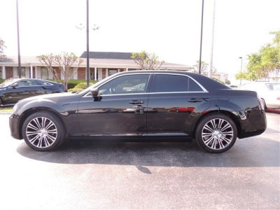 2012 Chrysler 300  S V6