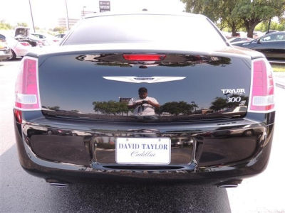 2012 Chrysler 300  S V6