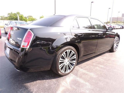 2012 Chrysler 300  S V6