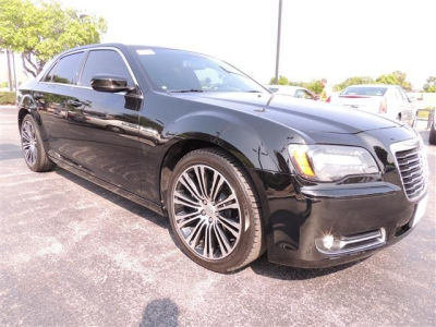 2012 Chrysler 300  S V6