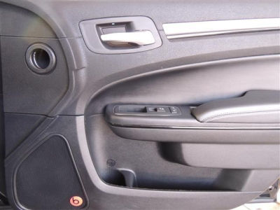 2012 Chrysler 300  S V6