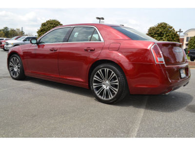 2012 Chrysler 300 S V6