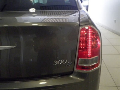 2012 Chrysler 300  S V6