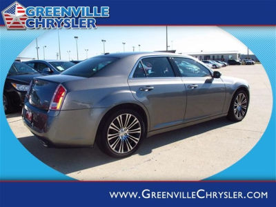 2012 Chrysler 300  S V6